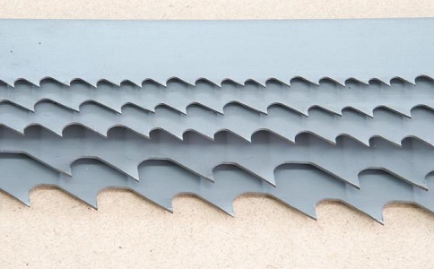 四川带锯床上的钢丝刷，对于带锯条的重要性